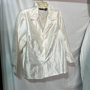 Sutton studio 20w 💯 shantung creamy white silk button down blouse worn once